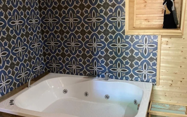 Latibule Adahan Guest House