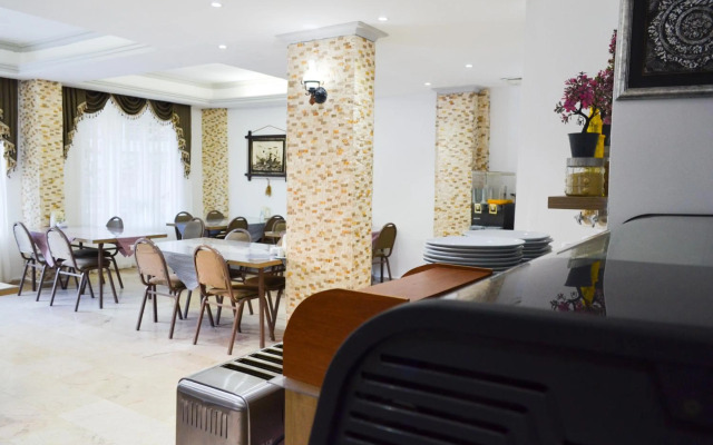 Dilhan Hotel