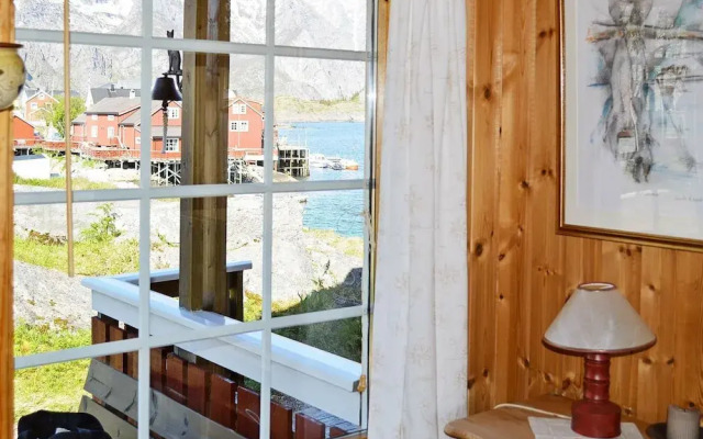 3 Person Holiday Home in Henningsvaer-by Traum