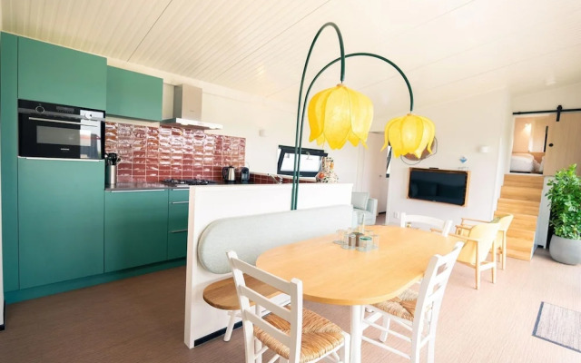 Comfortable Lodge Near sea at 500m