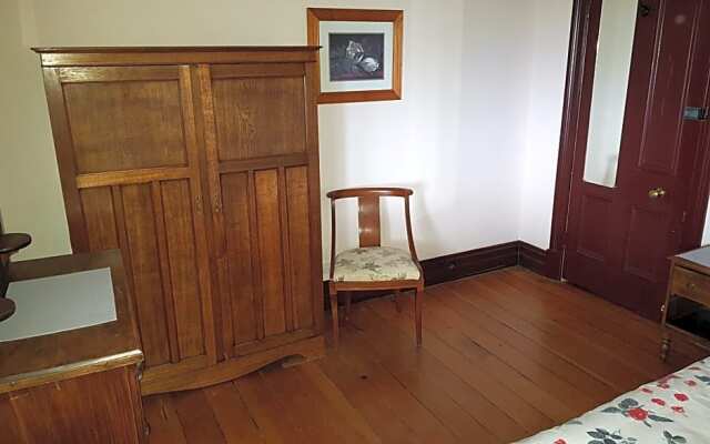 Holmhurst Guest House