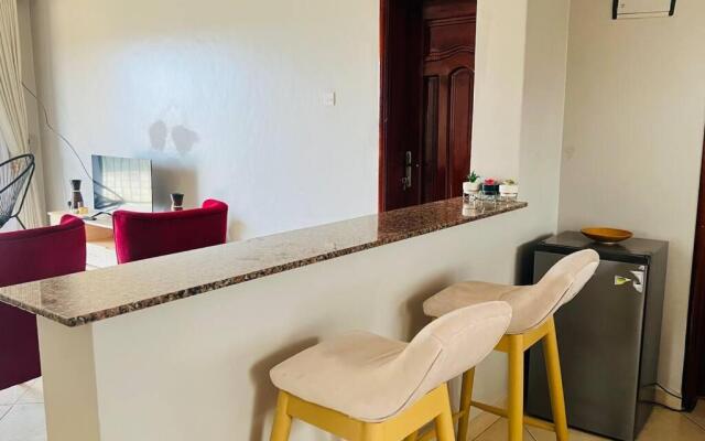 Relaxing 2-Bedroom apartment with parking space.
