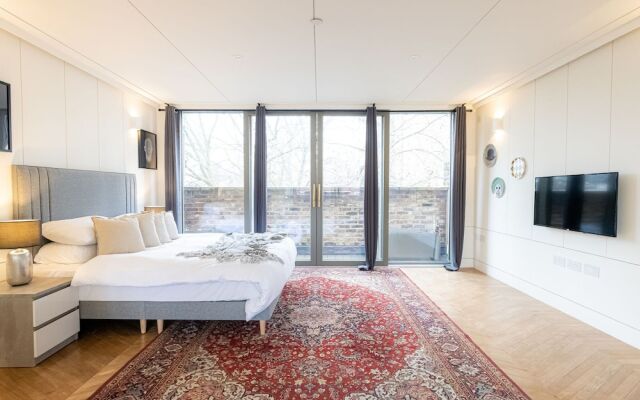 Five Bedroom Near Camden Arts Centre by Bevilla