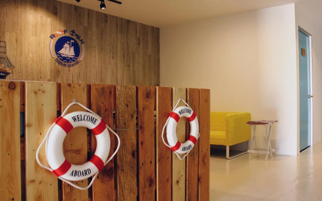 Roof Talk Theme Hostel