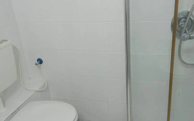 סטודיו חדש ויפה עם נוף לים