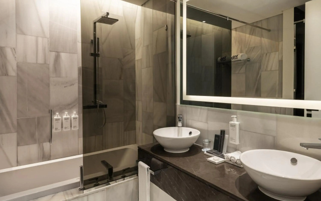 Th8 Palm Dubai Beach Resort, Vignette Collection, by IHG