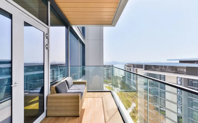 Premium 2 plus1BR condo Bluewater Island