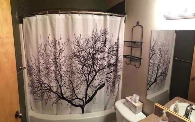 Silver Bullet Inn by Apex Accommodations