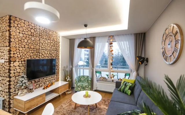 New Wave Apartment Tropical