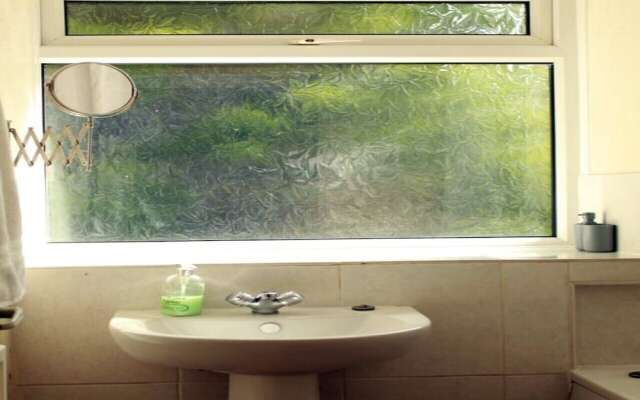 Sunny Apartment in Birmingham