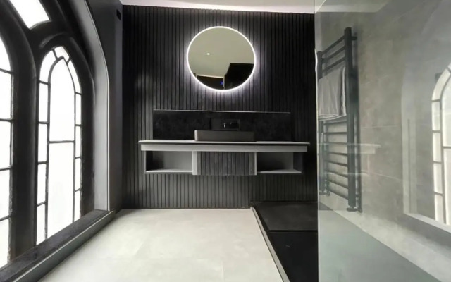 Church Stay in the Heart of the Peak District