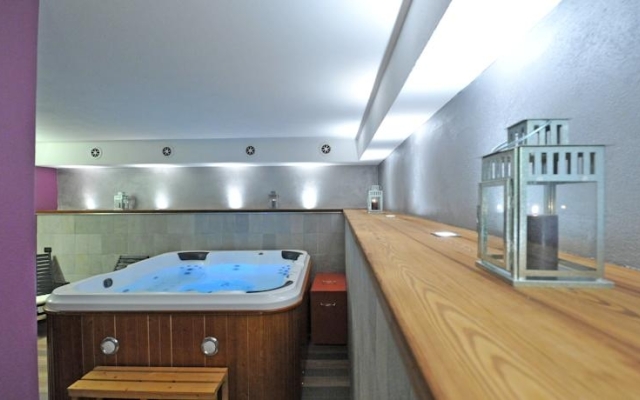 Hosquet Lodge