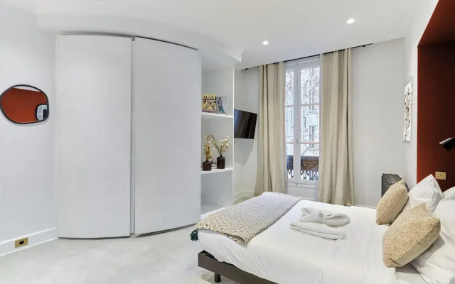 Sublime 3 Bedroom Flat Palais Royal Bourse