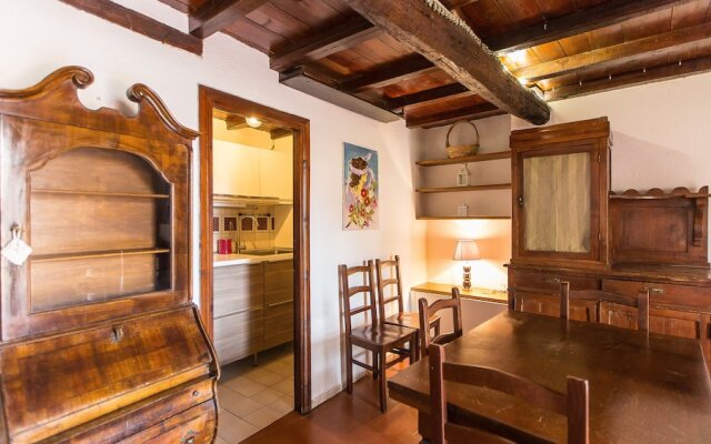 Rental in Rome Arco della Ciambella Penthouse