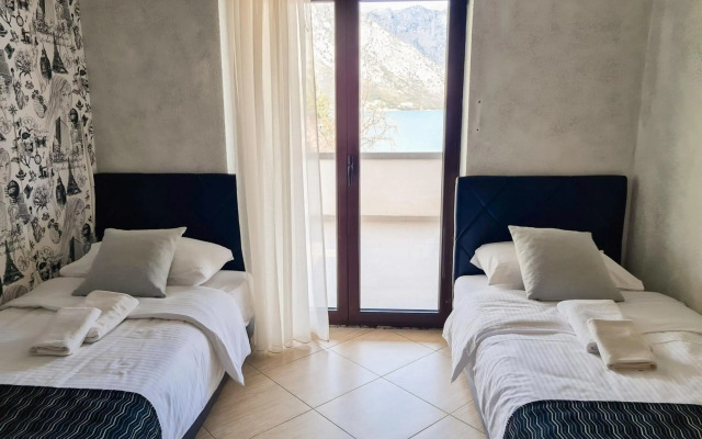 Step to Kotor bay Stoliv