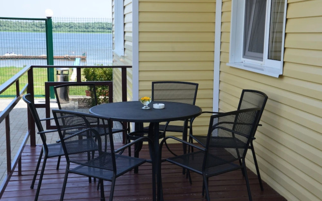 Верхнелебяжье Рыбный курорт