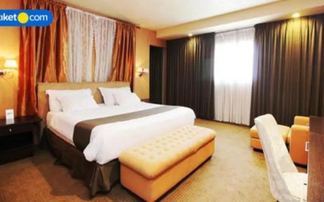 Kenari Tower Hotel