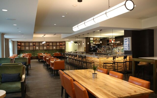 Hotel Indigo Naperville Riverwalk by IHG