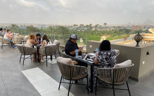 Pyramids Sunrise Inn