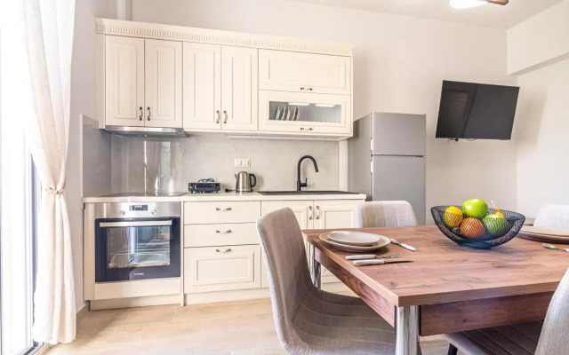 Elegant Suite 2 near the Beach