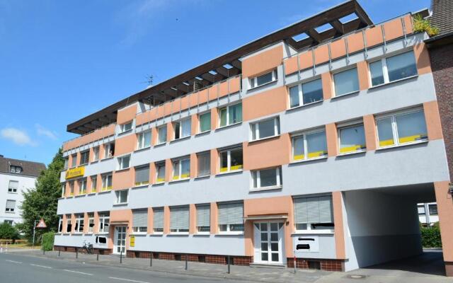 Hostel Hamm by Geronimo