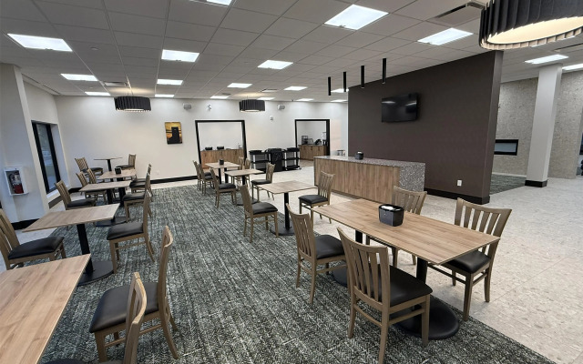 Best Western Plus Neepawa Hotel