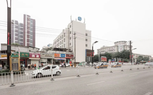 XinYuHaoHotel（formerlyOrientalPearlHotel）