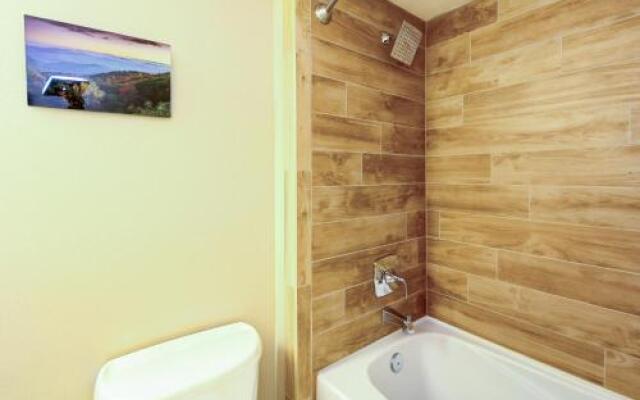 Eagle Springs East 207: Resting Moose Suite
