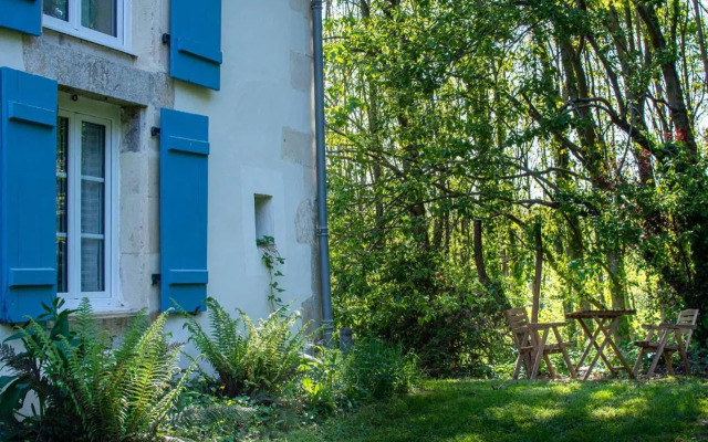 Le Petit Berdis (Adults Only)