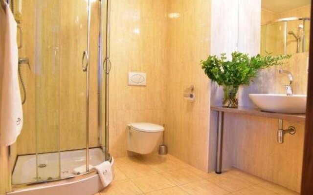 Hotel Hi-Fi Spa