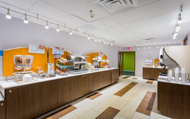 Holiday Inn Express & Suites Reading by IHG