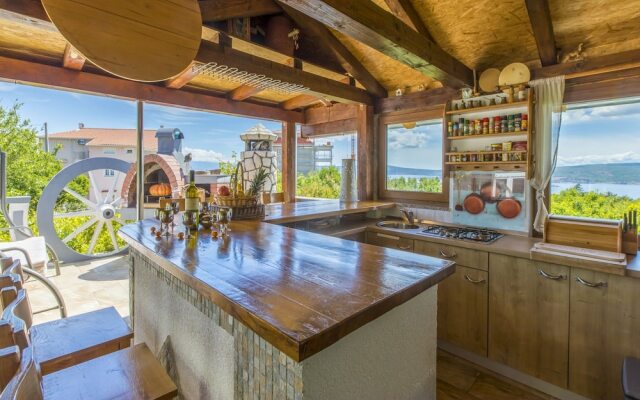 House SUMMERTIME