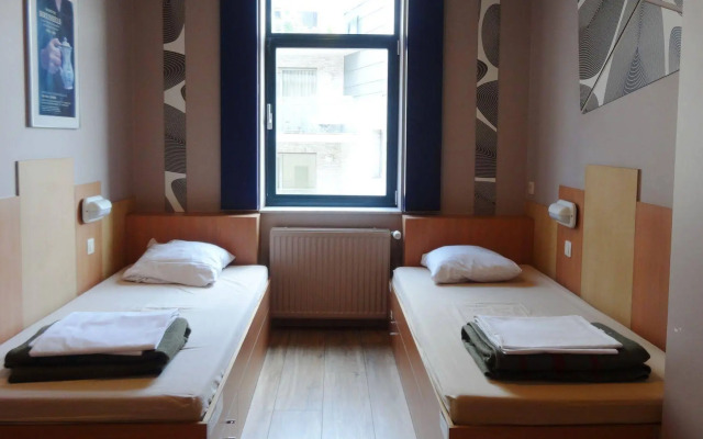 Sleep Well Youth Hostel