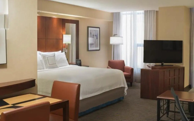 Residence Inn by Marriott Toronto Downtown / Entertainment District