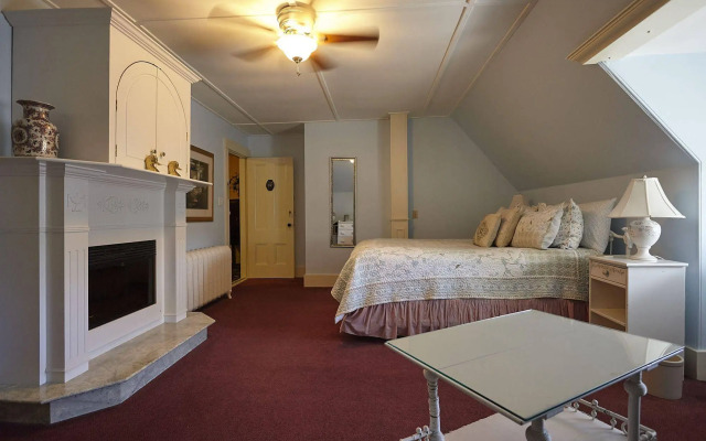 Victoria's Historic Inn