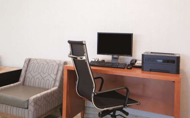 La Quinta Inn & Suites by Wyndham Williamsburg Historic Area