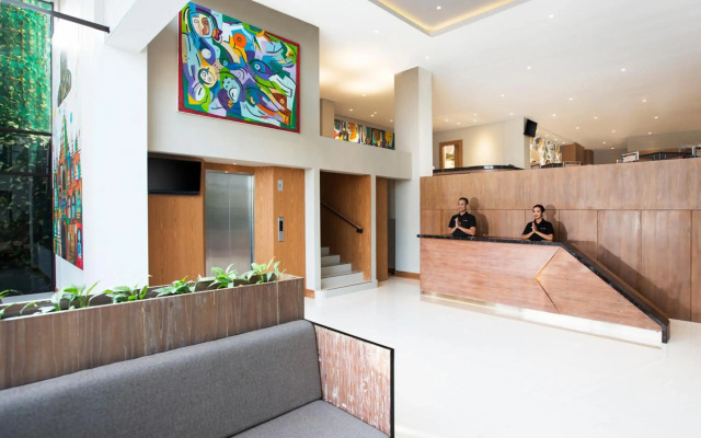 Yellow Star Ambarukmo Hotel