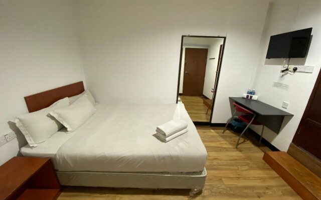 Super OYO 89847 Switz Paradise Hotel