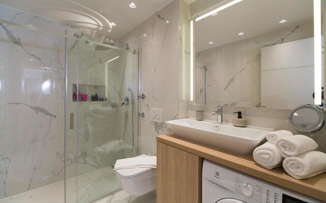 Stunning Apartment in Promajna With Wifi and 2 Bedrooms