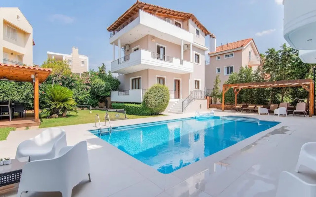 Inviting Villa in Anavissos With Communal Pool
