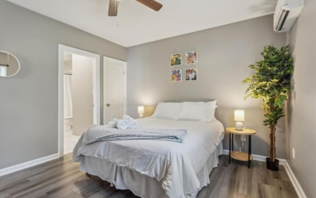 Buckroe Getaway- Walk to Beach dog Friendly