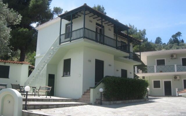 Pefkos Studios and Apartments