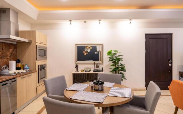 Bocaraca 2 - Luxury 2 BR Condo