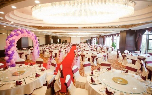 Warmjoy Majesty Hotels