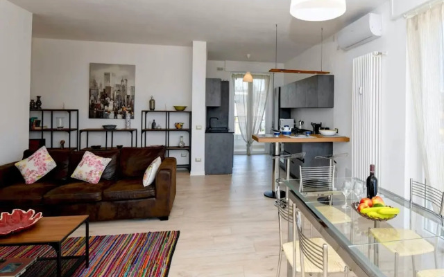 Immaculate 2-bed Apartment in Desenzano del Garda