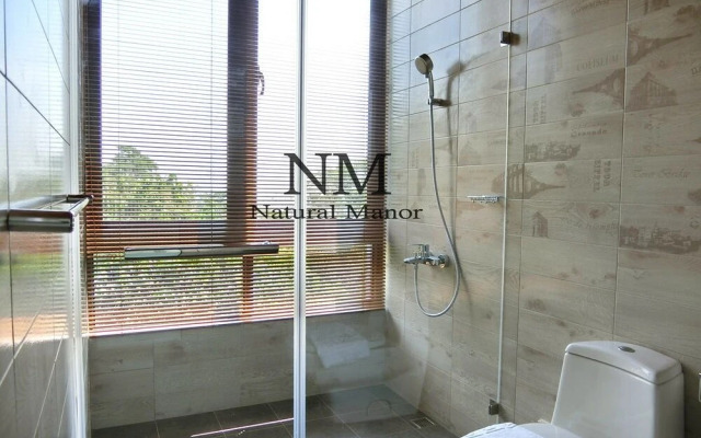 Natural Manor
