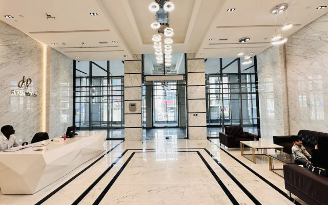 Upscale Studio Apartment Palm View with Big Balcony Free Parking by Belvilla — фото 2