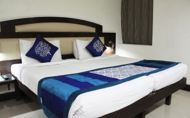 OYO 1818 Hotel Central