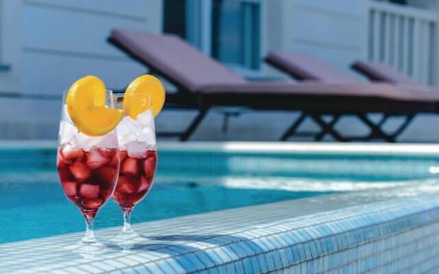 Nice Home in Sreser with Hot Tub, Sauna & WiFi