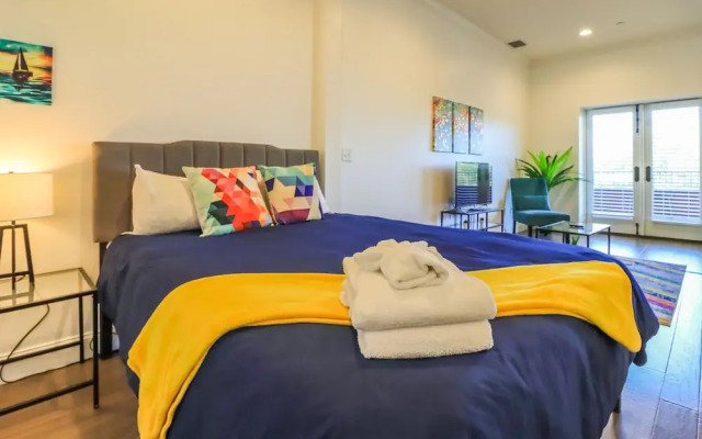 FRONTDESK 1910 E 7th Ave Apts Historic Ybor Tampa